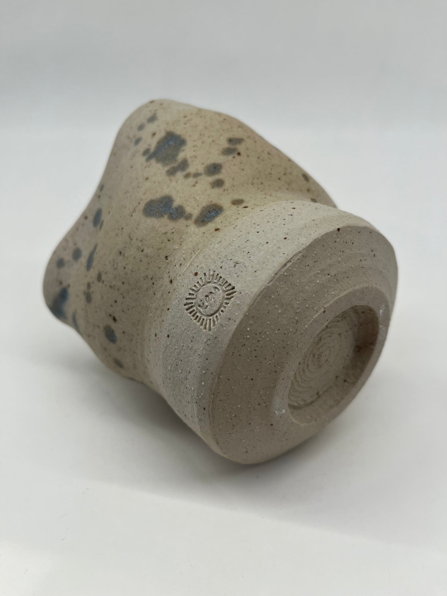 Wobble vase