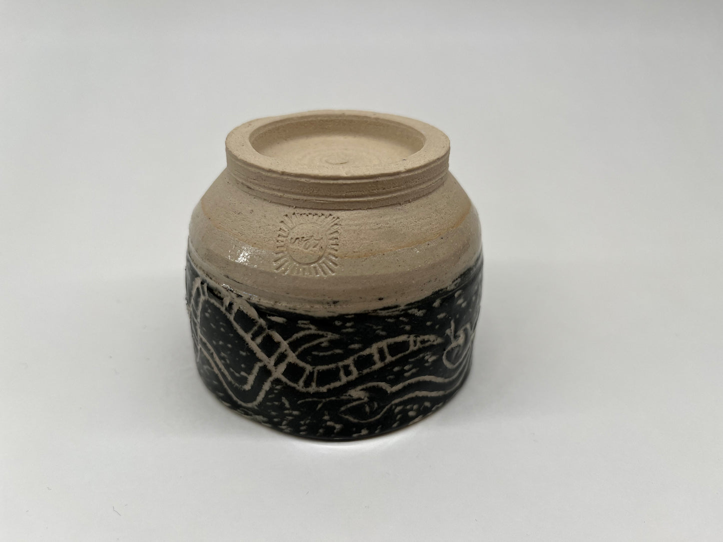Snake cup