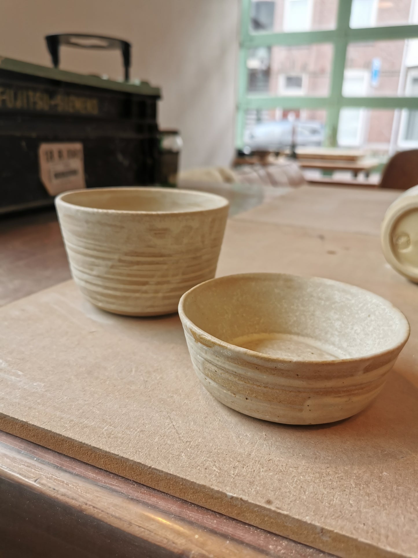 Matte-glazed small dish