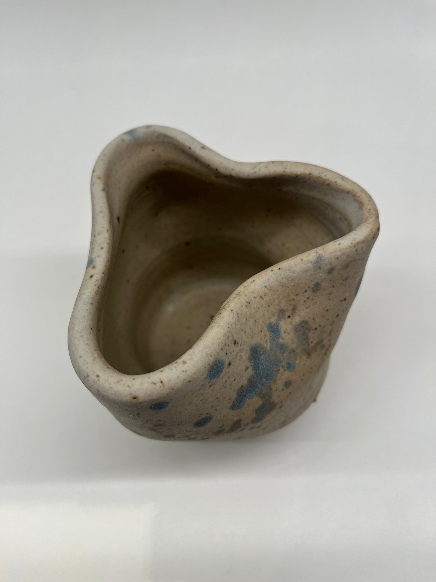 Wobble vase